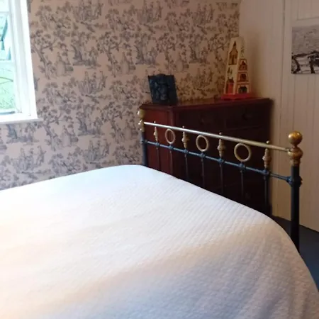 Bed & Breakfast Gardeners *